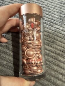 ELIZABETH ARDEN Retinol+HPR Ceramide Capsules Rapid Skin Renewing Serum 60CT.